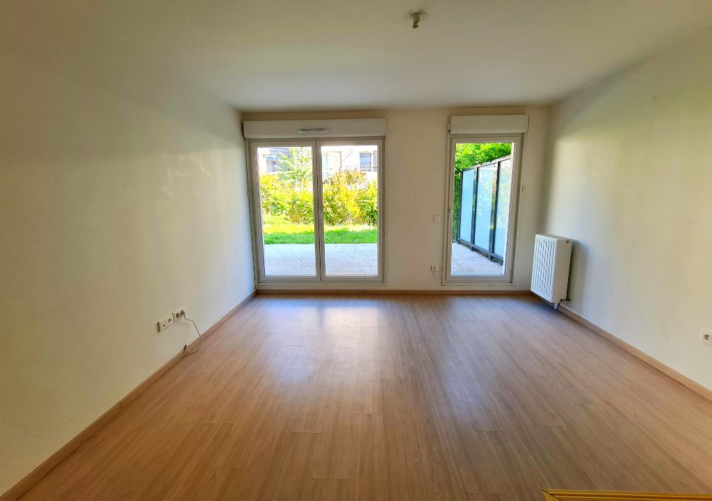 46996405a-31027