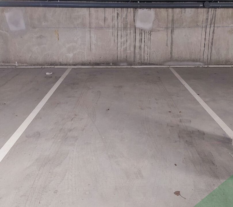 57934104b-44974