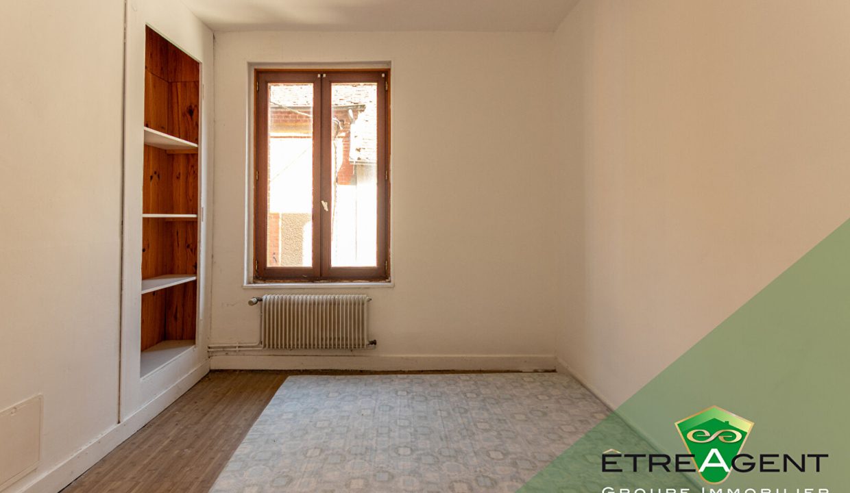 Maison 3 pièces 77 m² · à Moulins la Marche · 77 m² · 31 500 €